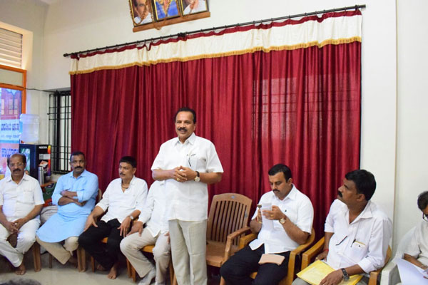 DVS-visit-bantwal-bjp-office-1