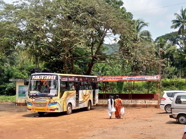 baddakartte-busstand-3