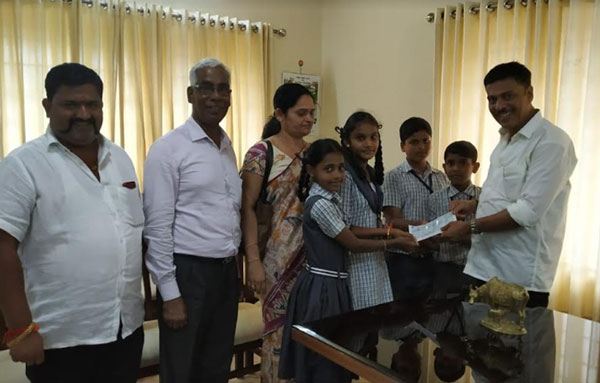 Daddalakadu-school-cheque